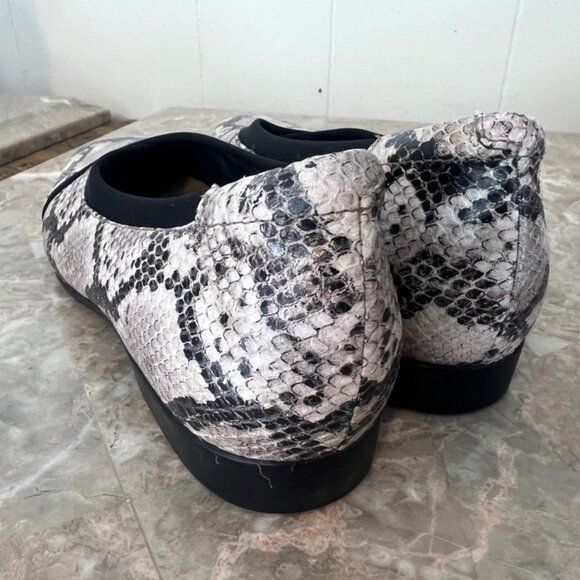 Unstructured by Clarks Washable vinyl  Slip On Snake Skin  Sz 7.5 - Picture 4 of 9